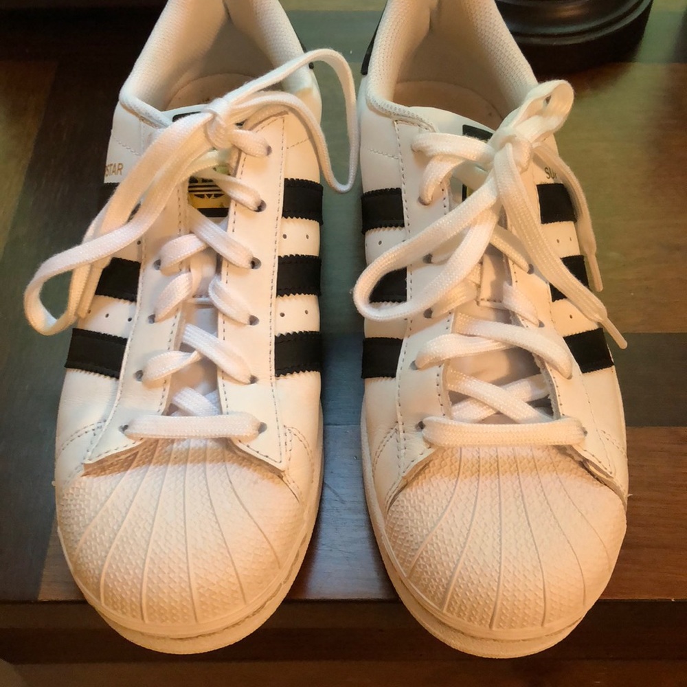 Adidas Superstar Size 8 women’s